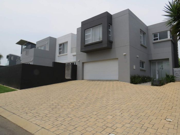 For Sale: House in Greenstone Hill with pool, garden, and five bedrooms.
