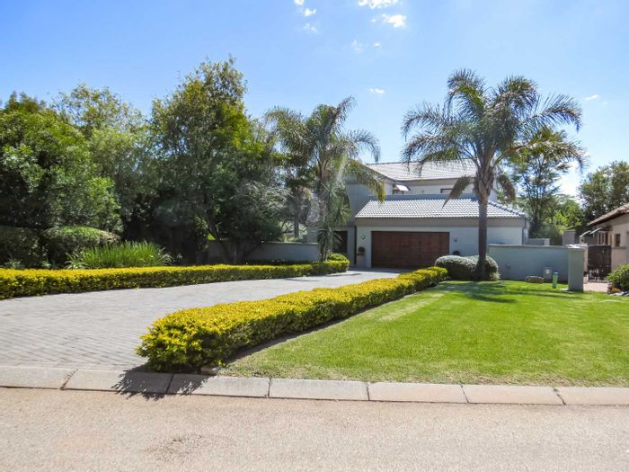 For Sale: Family-friendly House in Greenstone Hill with Garden Views and Inverter System