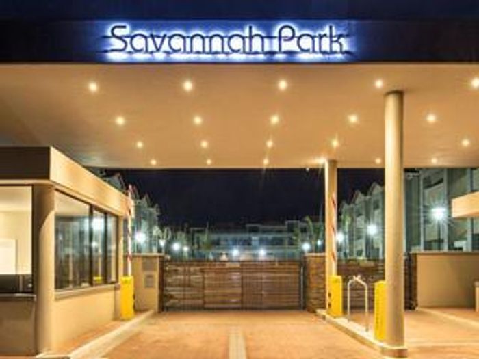 Umhlanga Ridge Apartment To Rent: 2 Bedrooms, pool, secure parking, 24-hour security.