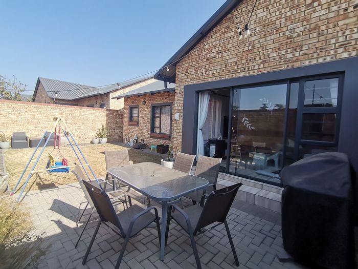 For Sale: Townhouse in New Market Park with 3 beds, 2 baths, double garage.