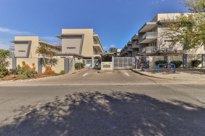Lambton Apartment For Sale: 2 bedrooms, pool, secure parking, close to amenities.