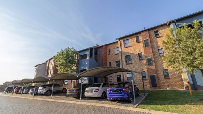 Kibler Park Apartment For Sale: 2 Bedrooms, Carport, Communal Playground, Secure Living.