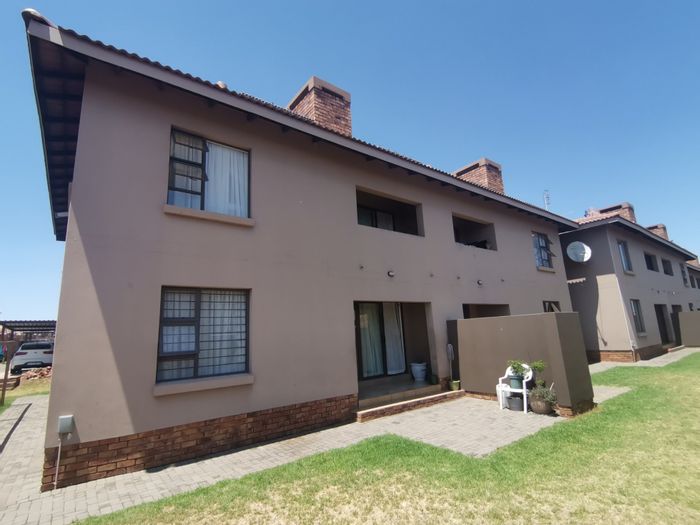 For Sale: 3-Bedroom Apartment in Albertsdal with Covered Parking and Braai Area.