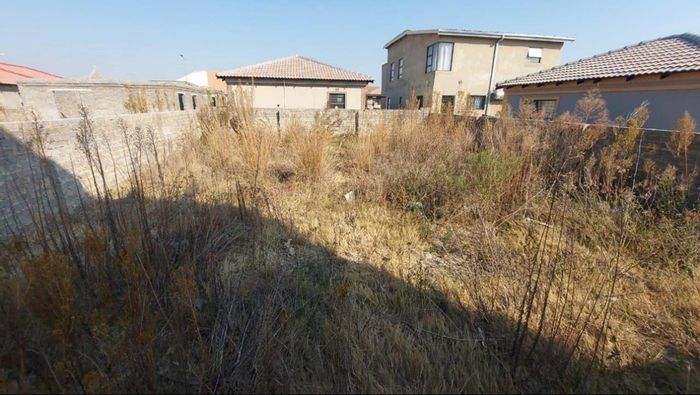 Vacant Land Residential for Sale in Vanderbijlpark Ce 4, 219m² stand available.