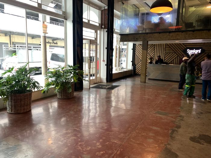 Retail space to rent in Cape Town City Centre with high foot traffic.