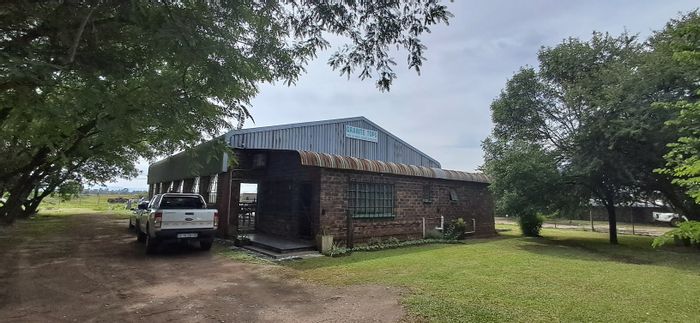 For Sale: Riverside Industrial Property with 300m² Workshop and 65m² Office.