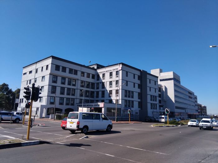 Rondebosch Commercial Space To Rent: High visibility, 24-hour security, on-site parking.
