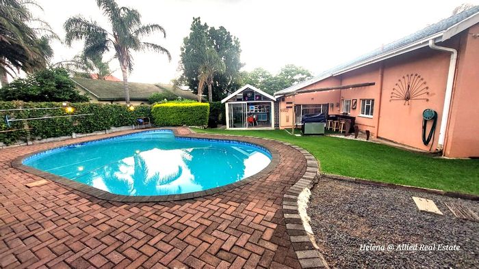Aviary Hill House For Sale: 3 beds, granny flat, pool, and entertainment areas.