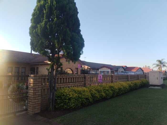 Newcastle Central House For Sale: 4 Bedrooms, Granny Flat, Triple Carport, Spacious Yard.