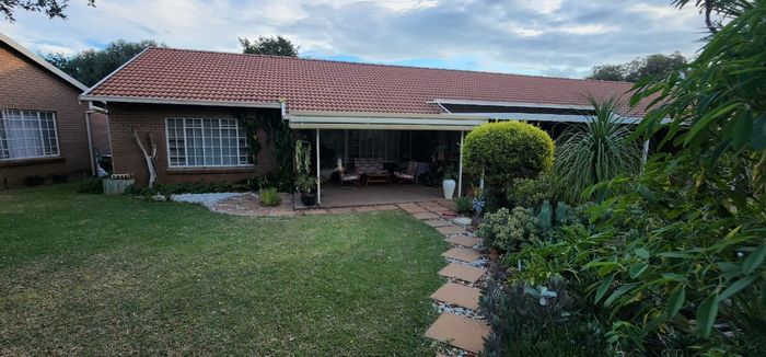 Retirement Village in Bela Bela Central For Sale: 2 beds, secure living, beautiful gardens.