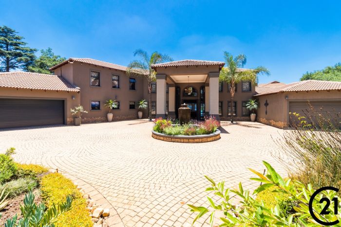 For Sale: Lakefield House with 5 Bedrooms, Pool, Flatlet, and Energy Features.