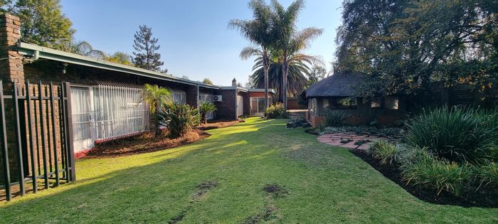 For Sale: House in Sunward Park with pool, study, and enclosed patio.