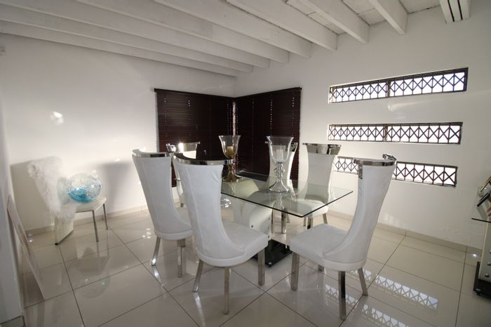 4-Bedroom House For Sale in Vista Park with Private En-Suite and Outdoor Space.