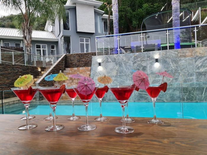 Waverley House For Sale: 8 beds, 7 baths, double garage, generator, spacious living.