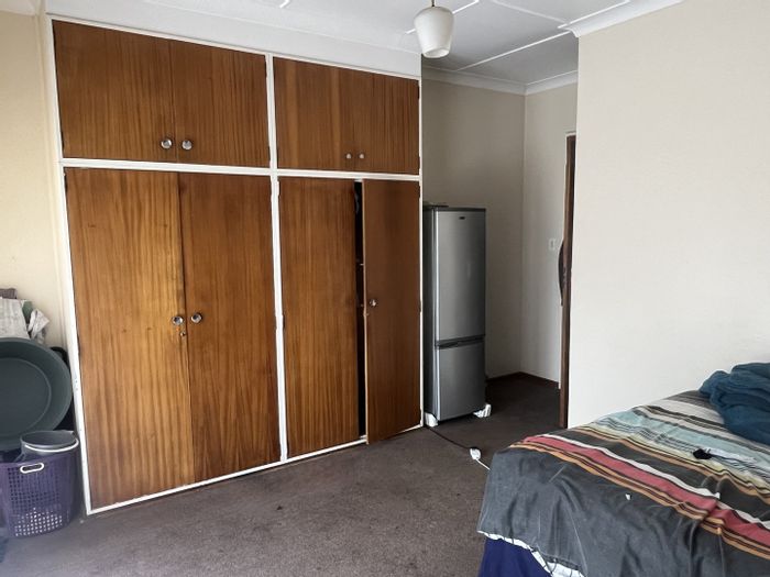2-Bedroom Apartment For Sale in Bloemfontein Central with Covered Parking and Views.