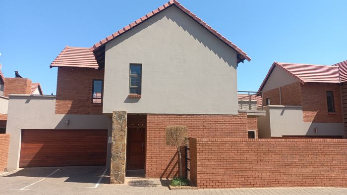 For Sale: Townhouse in Wild Olive Estate with 3 beds, security, and braai area.