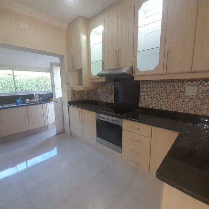 Ocean View House For Sale: 3 Bedrooms, Granny Cottage, Spacious Yard, Ample Parking.