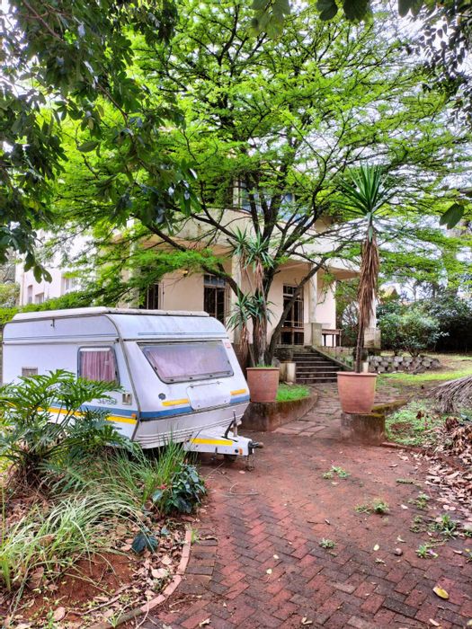 Montclair House For Sale: 3 Bedrooms, Pool, Double Garage, Great Investment Potential.