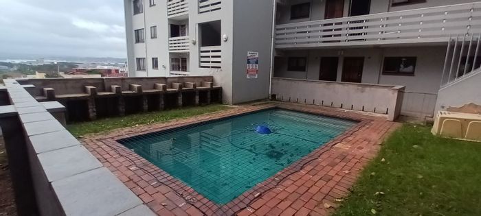 Grosvenor Apartment For Sale: 1-bedroom, private courtyard, open plan living, secure block.