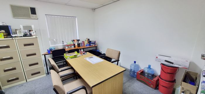 Office To Rent in Marconi Beam Industria: Includes boardroom, reception, and secure parking.