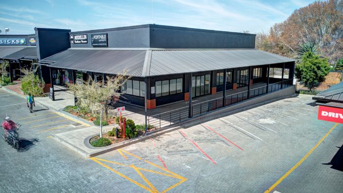 Retail space to rent in Bromhof, featuring 325m² near popular stores.