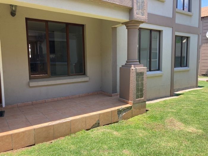 2 Bedroom apartment for sale in Helderwyk with secure access and nearby amenities.