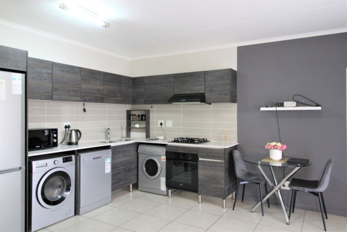 Bryanston Apartment For Sale: 1 Bed, Gym, Pool, Secure Living, No Transfer Duty.