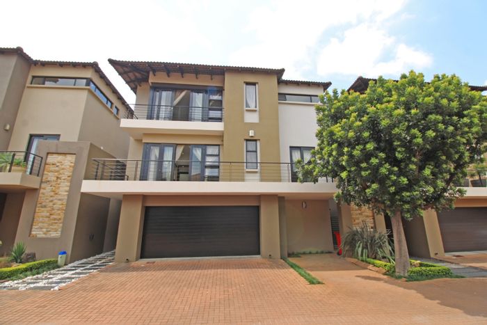 Bryanston Townhouse For Sale: 4 Bedrooms, pool, staff quarters, near St. Stithians.