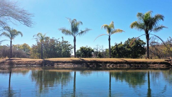 For Sale: 5.8 Ha Farm in Modimolle Central with 5 Bedrooms, Boma, and Lake Views.