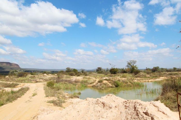 Farm for Sale in Modimolle Central: Income potential, sand sales, cattle lot.