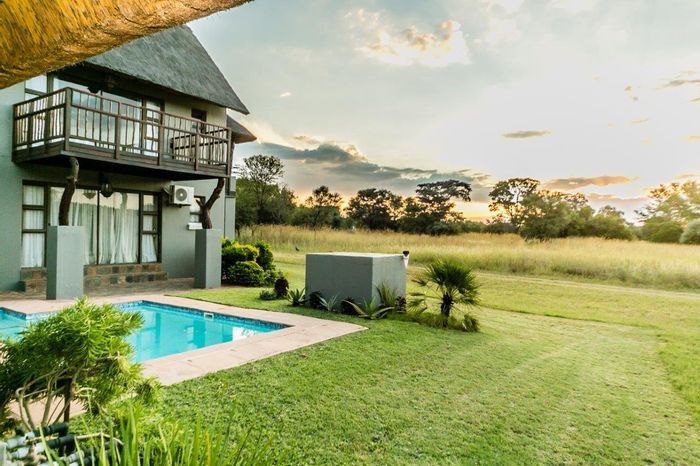 Koro Creek Golf Estate House For Sale: 4 en-suite bedrooms, outdoor shower, golf access.
