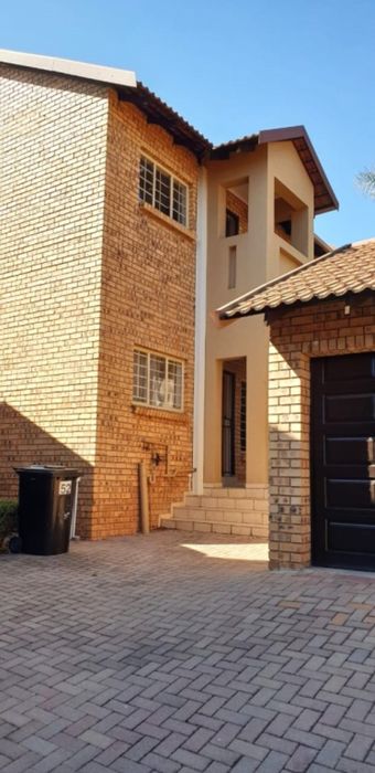 For Sale: Townhouse in The Wilds with 2 beds, clubhouse, and private balcony.