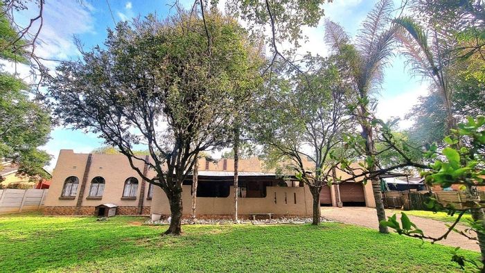 House for Sale in Modimolle Central: 3 Bedrooms, study, double garage, outdoor braai.