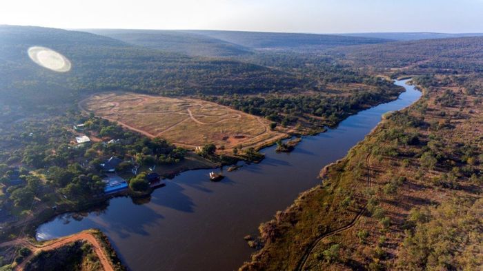 For Sale: Farm in Modimolle Central with lodge, multiple houses, and chalets.