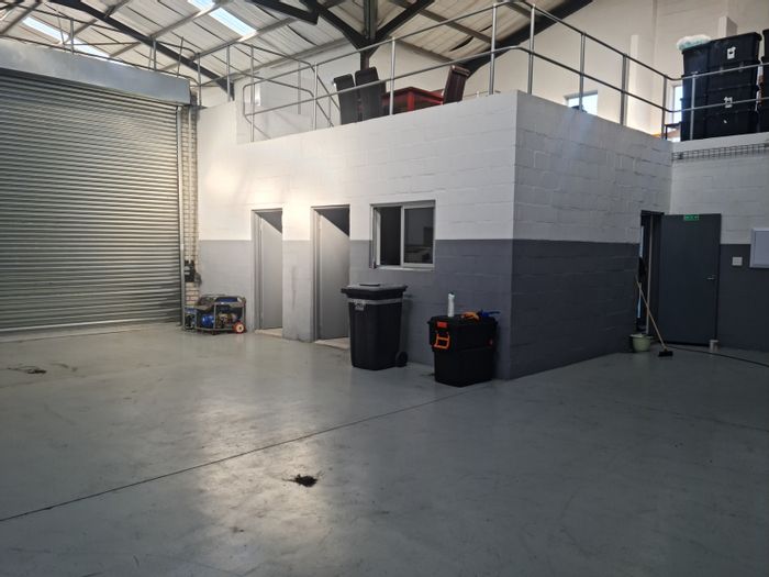 Industrial Warehouse To Rent in Saxenburg Park 1 with Mezzanine and 24/7 Security.