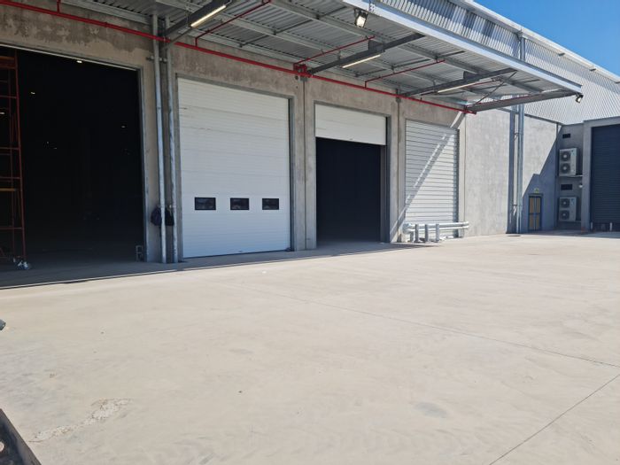 To Rent: 3503m² Industrial Warehouse in Blackheath with 24-hour security, ample yard space.