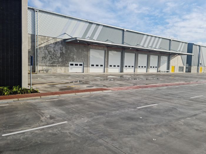 Industrial Warehouse To Rent in Blackheath: 3480m2, 24-hour security, ample yard space.