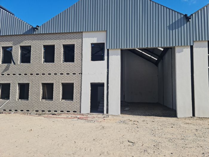 Industrial Warehouse To Rent in Firgrove: Solar Power, 24/7 Security, Easy Access.