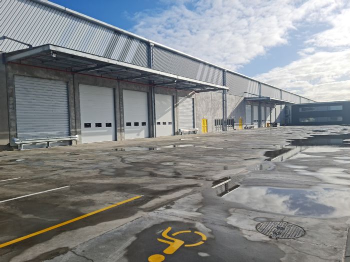 Industrial Warehouse To Rent in Blackheath: 3488m2, 24-hour security, ample yard space.