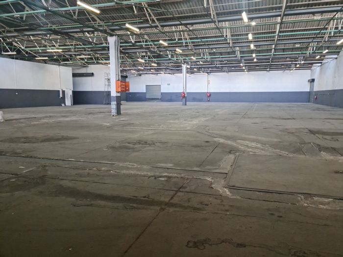 2075m2 Industrial Warehouse To Rent in Blackheath, 24/7 Security, Immediate Availability.
