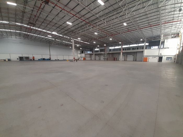 Industrial Warehouse To Rent in Bellville South Industria with ample space and access.