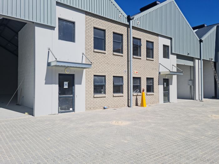 Industrial Warehouse To Rent in Firgrove: Solar power, 24/7 security, easy N2 access.