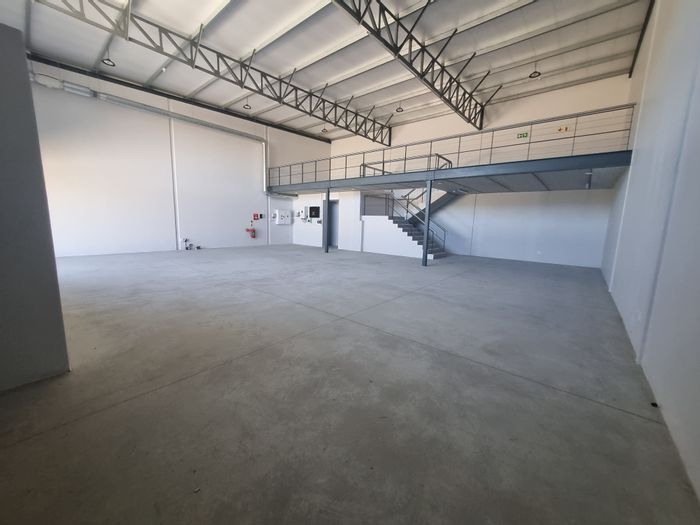 280m2 Industrial Warehouse To Rent in Kraaifontein Industria with ample amenities.