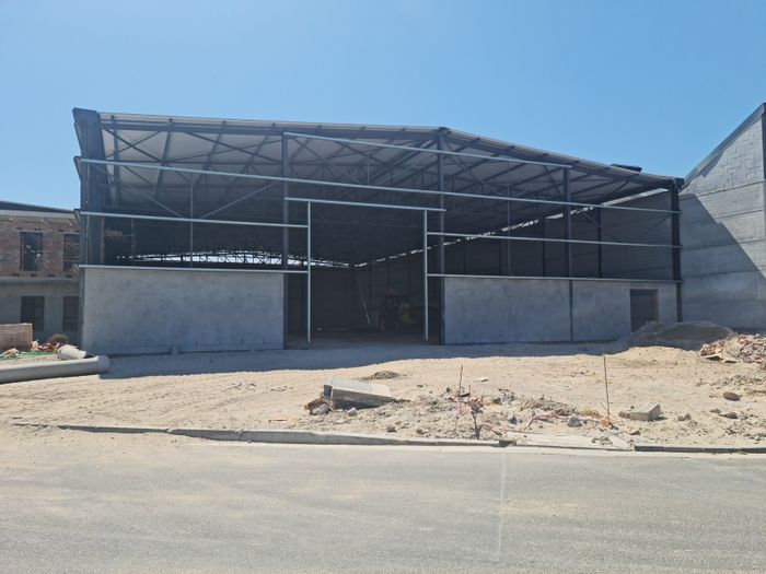 To Rent: 1930m² Industrial Warehouse in Firgrove with loading bays and security.