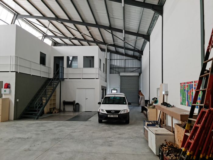 Industrial Warehouse To Rent in Firgrove: Reception, showroom, offices, and warehouse space.