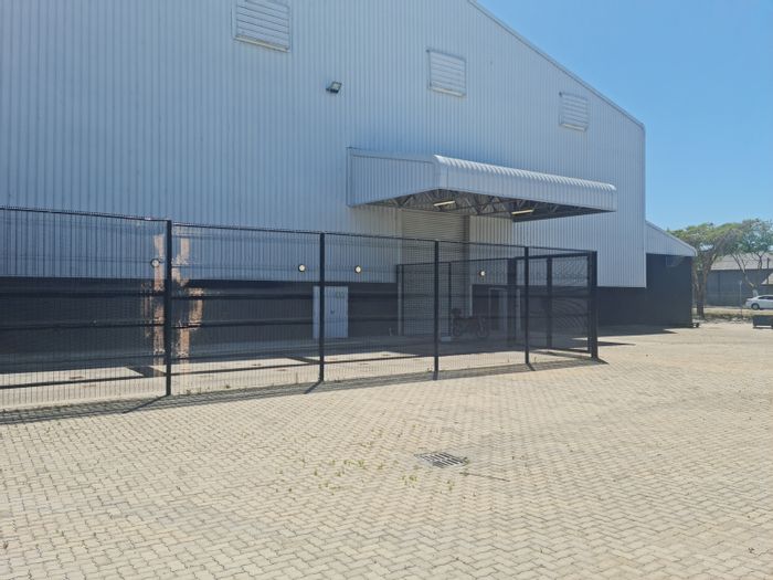 1808m2 Industrial Warehouse To Rent in Blackheath with cranes and 24/7 security.