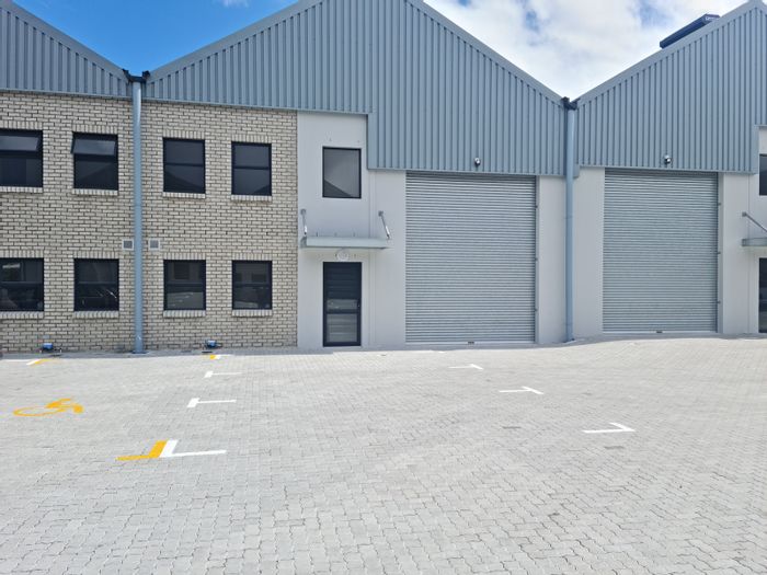 Industrial Property To Rent in Firgrove: Solar power, 24/7 security, multiple warehouses.