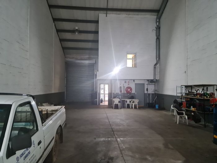 274m2 Industrial Warehouse To Rent in Asla Park with offices and secure access.