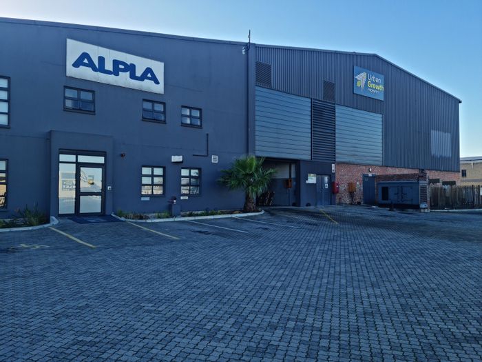 Industrial Property To Rent in Somerset West Business Park with ample space and security.
