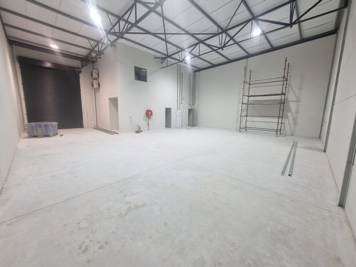 Industrial Warehouse To Rent in Stonewood Security Estate, Kraaifontein with ample amenities.